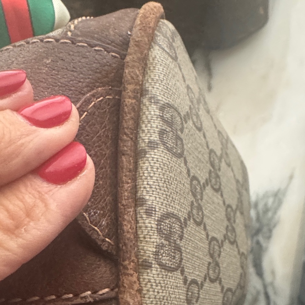 Gucci Ophidia Satchel Monogram Bag. Comes with cherry 🍒 charm - Picture 11 of 15